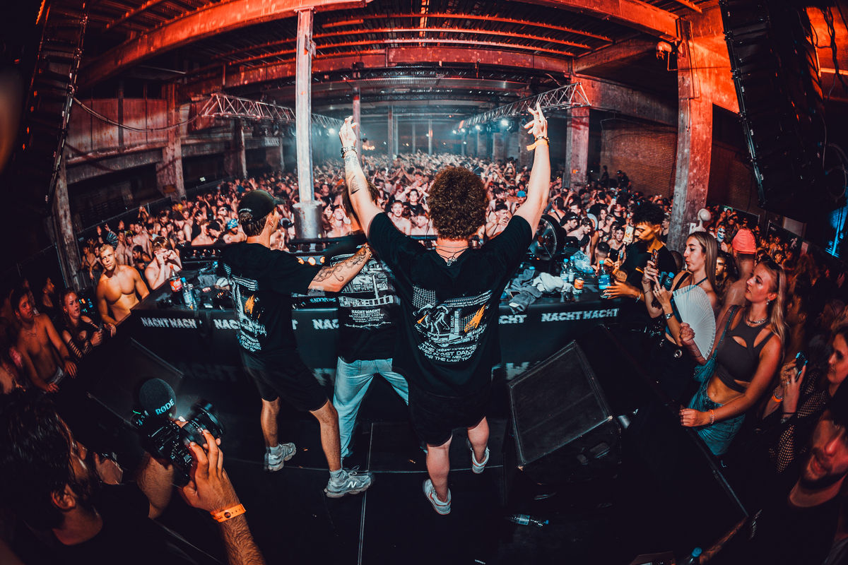 Loading... just a sec